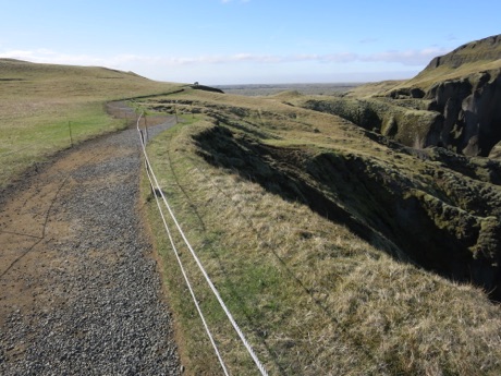 Fjaorargljufur Canyon hike path